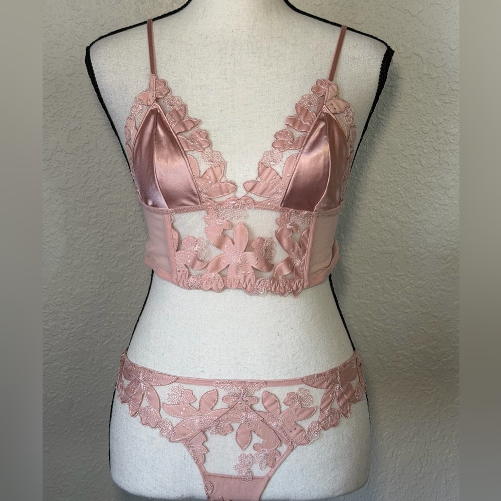Victoria's Secret Pink Lace Bralette Set